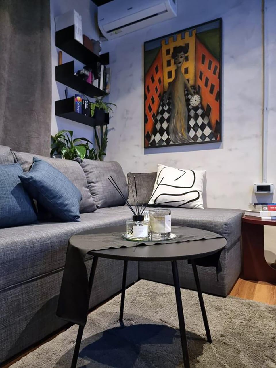 Library, Living room, Decorative detail, Seating area