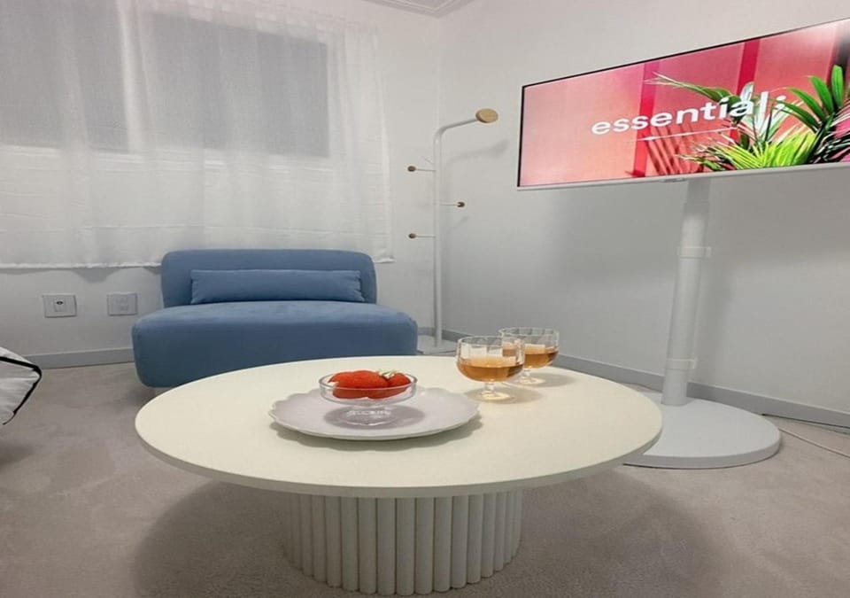 TV and multimedia, Seating area