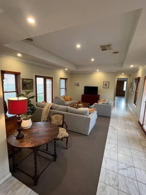 Grand retreat in town House in Albury