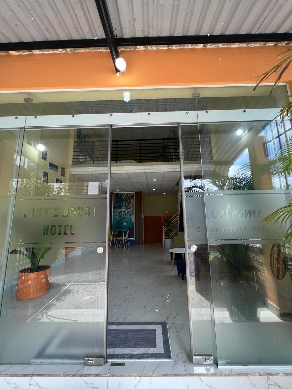 Property building, Facade/entrance, Day