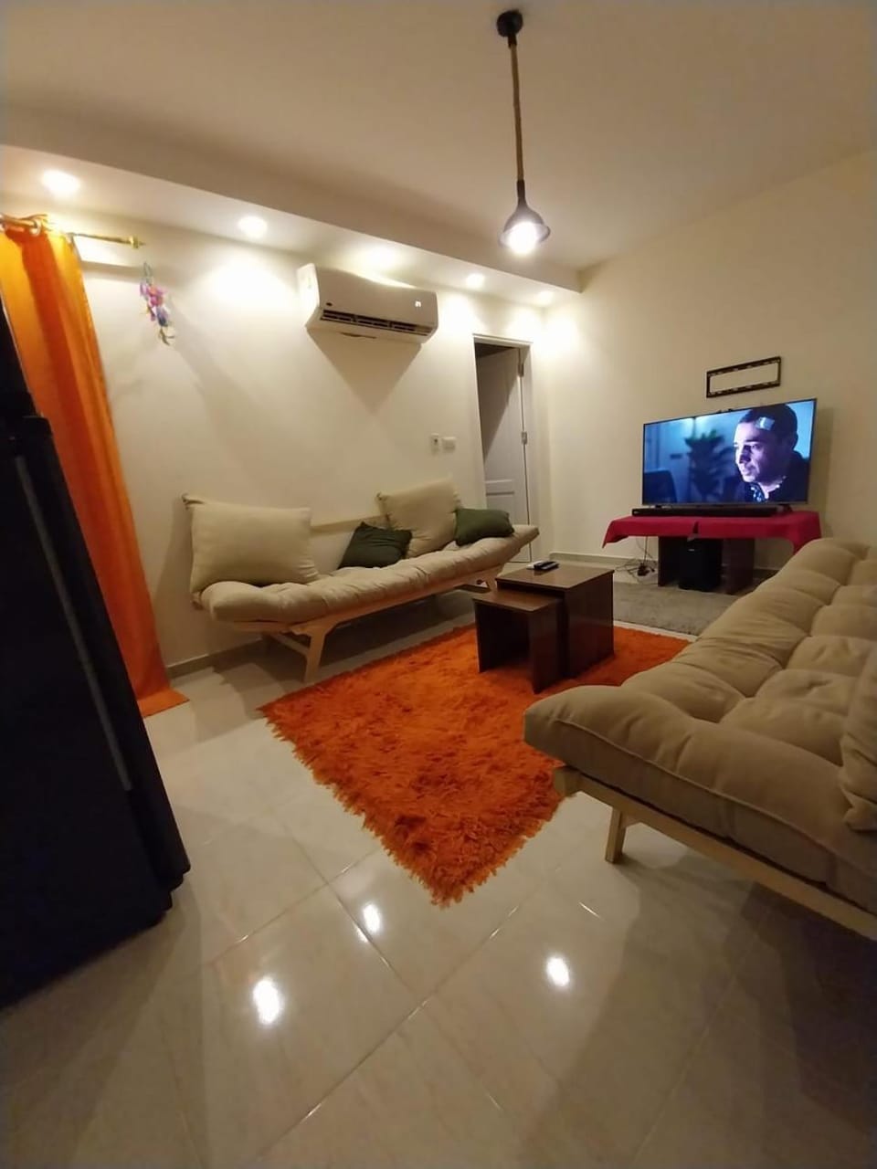 TV and multimedia, Living room, Seating area, Evening entertainment