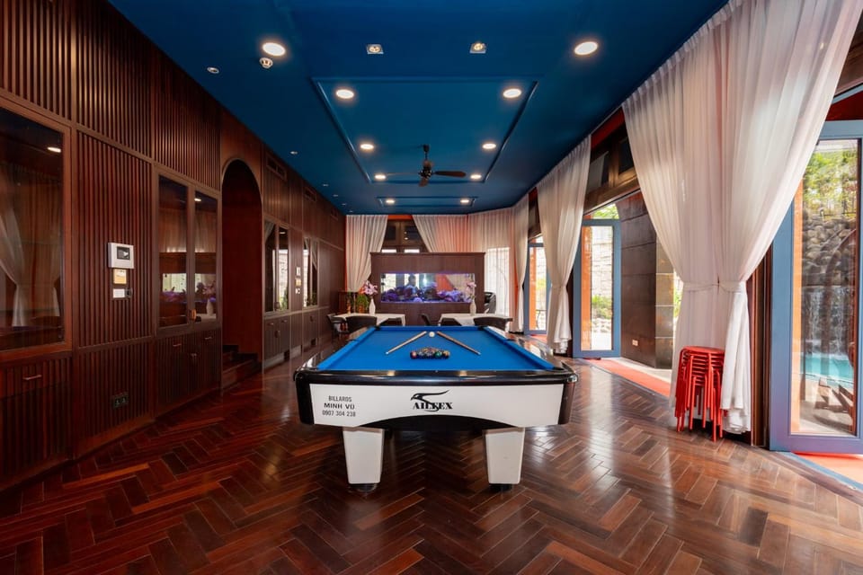 Billiard, Living room, Entertainment