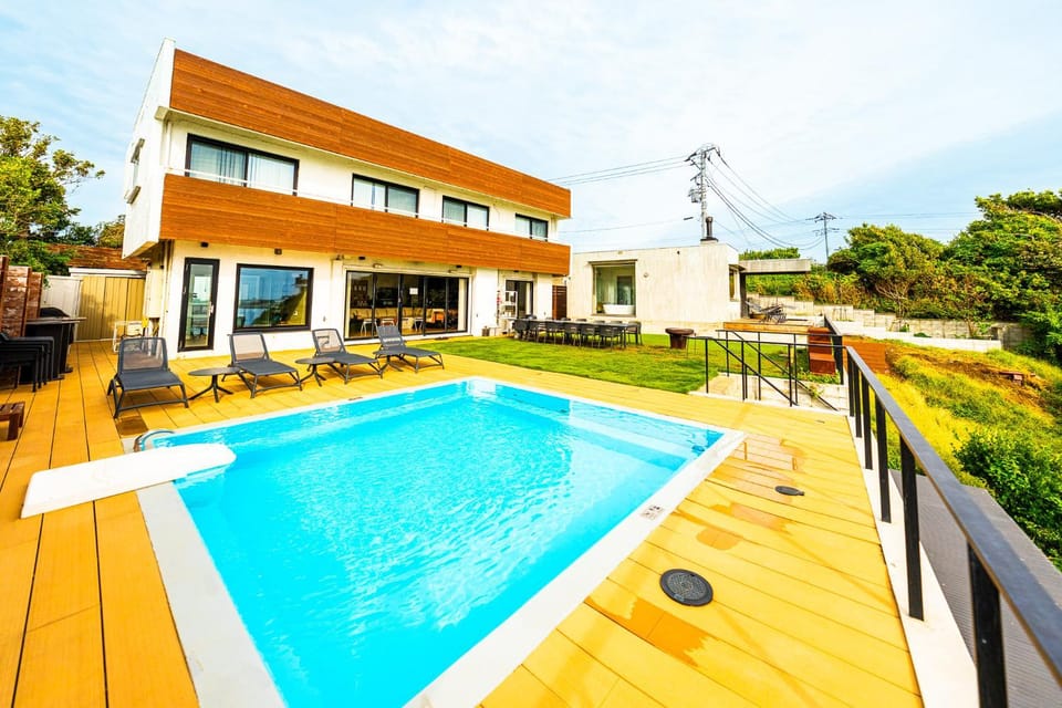 Moroisoso モロイソソウ 大型温水プール付 高級貸切ヴィラ BBQ＆プライベートビーチ Villa in Kanagawa Prefecture