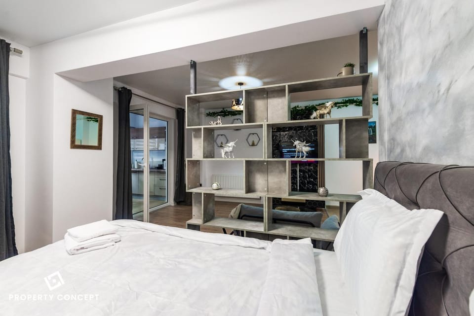Bed, TV and multimedia, Kitchen or kitchenette, Bedroom, wardrobe