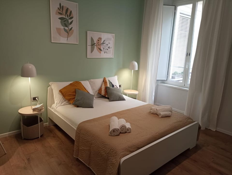 Bed, Photo of the whole room, Decorative detail