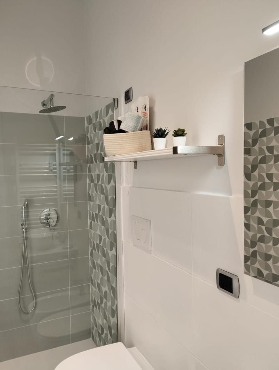 Bathroom, Decorative detail