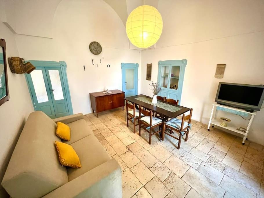 Communal lounge/ TV room, Living room, Dining area