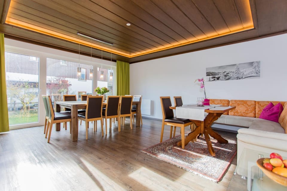 Living room, Dining area