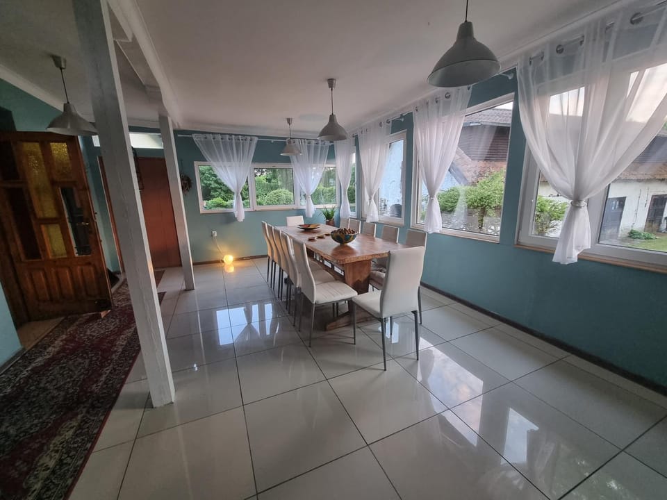Dining area, Breakfast