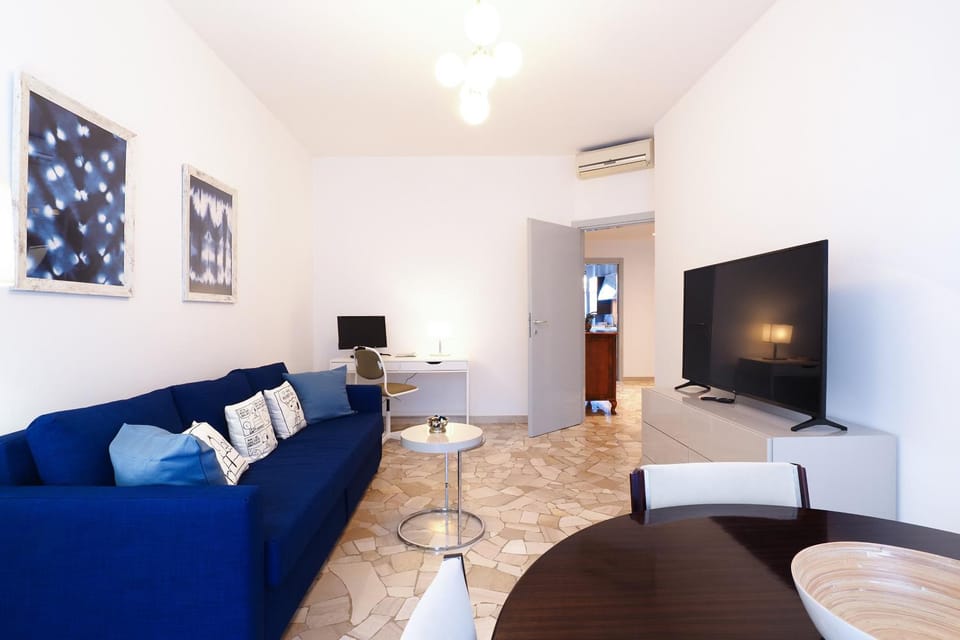 TV and multimedia, Living room, air conditioner