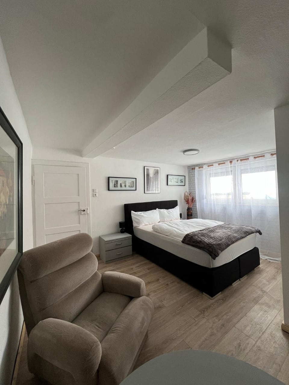 Bed, Photo of the whole room