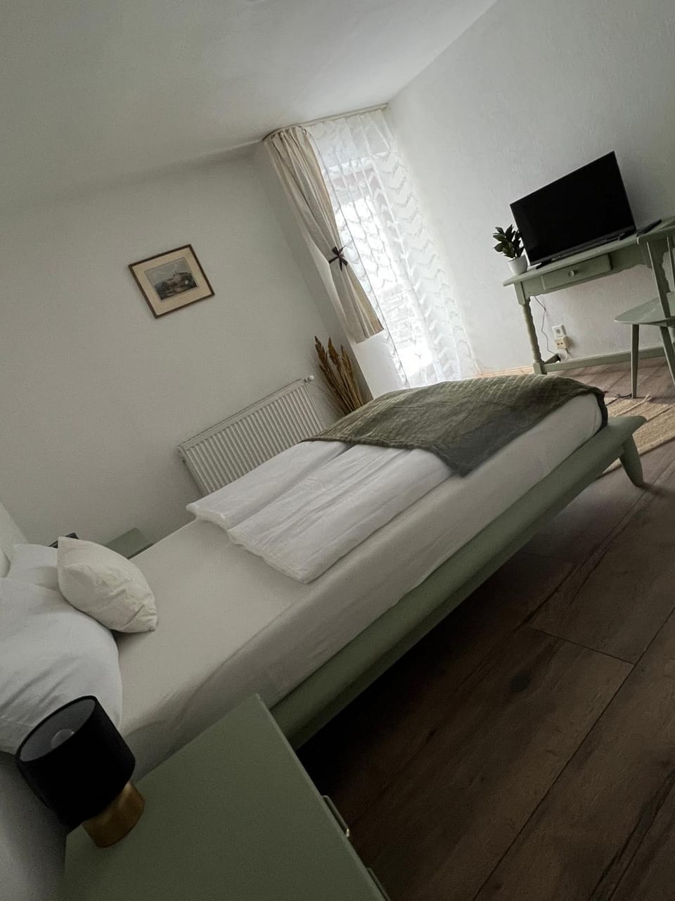 Bed, TV and multimedia
