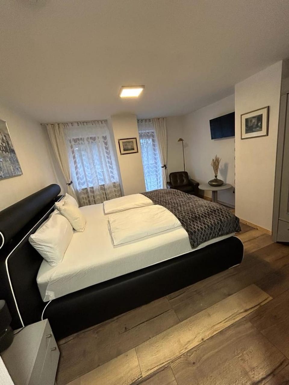 Bed, TV and multimedia