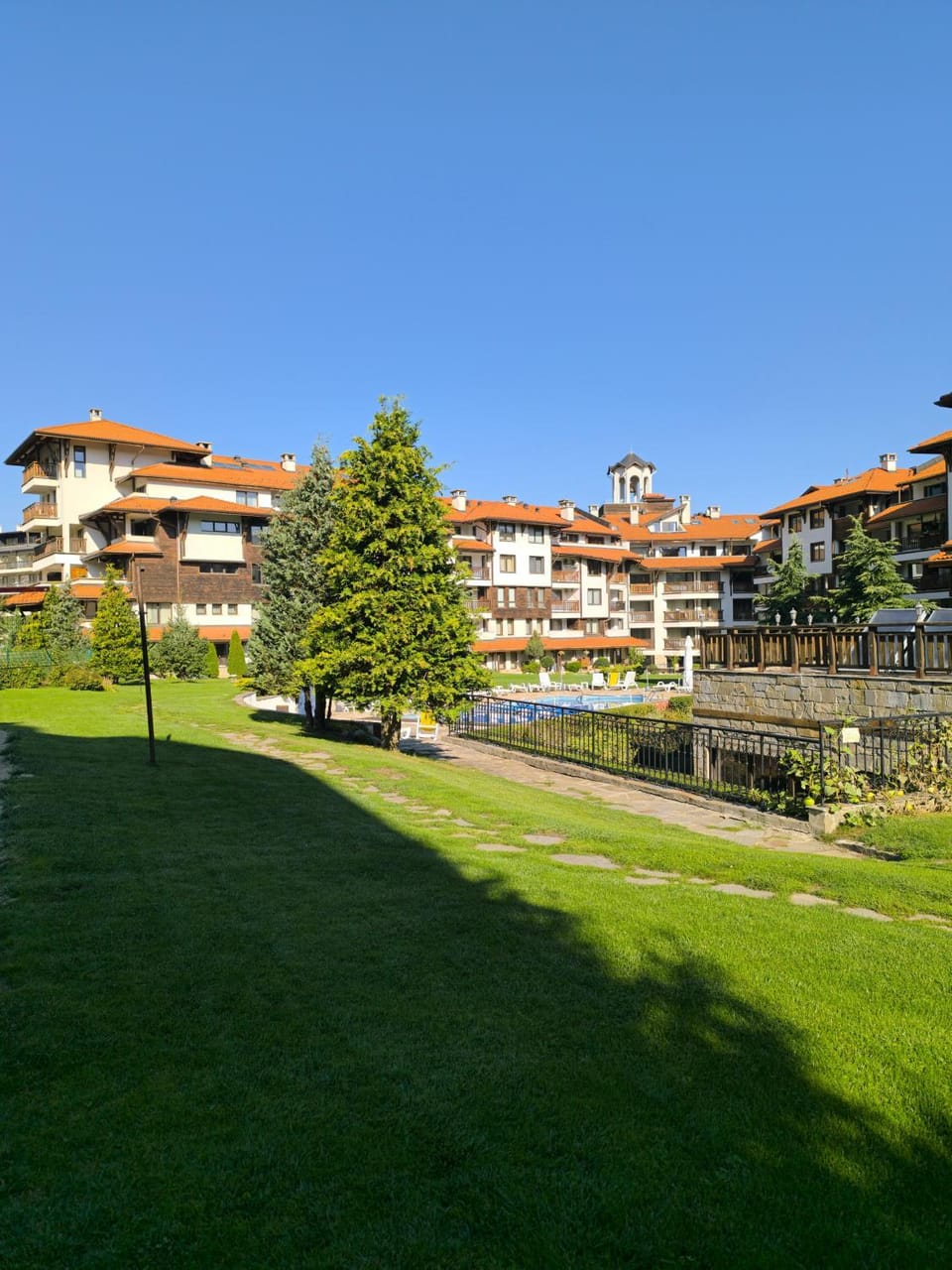 Property building, Garden, Swimming pool