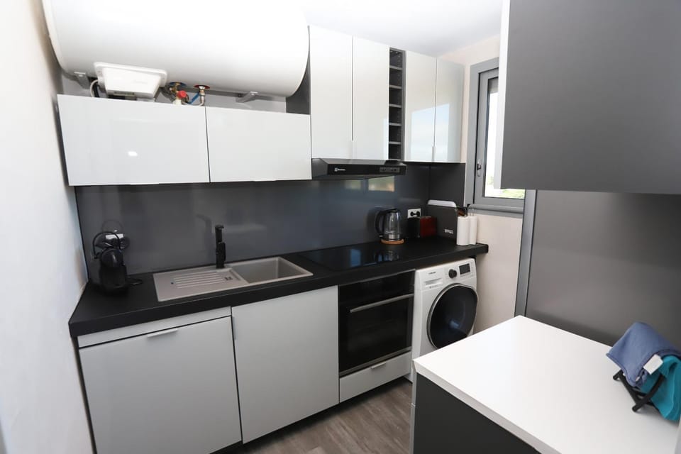 Moderne et lumineux appart face à la mer, Apartment in Saint-Cyprien