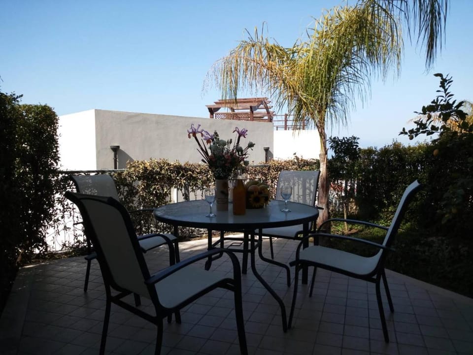 Garden, Balcony/Terrace