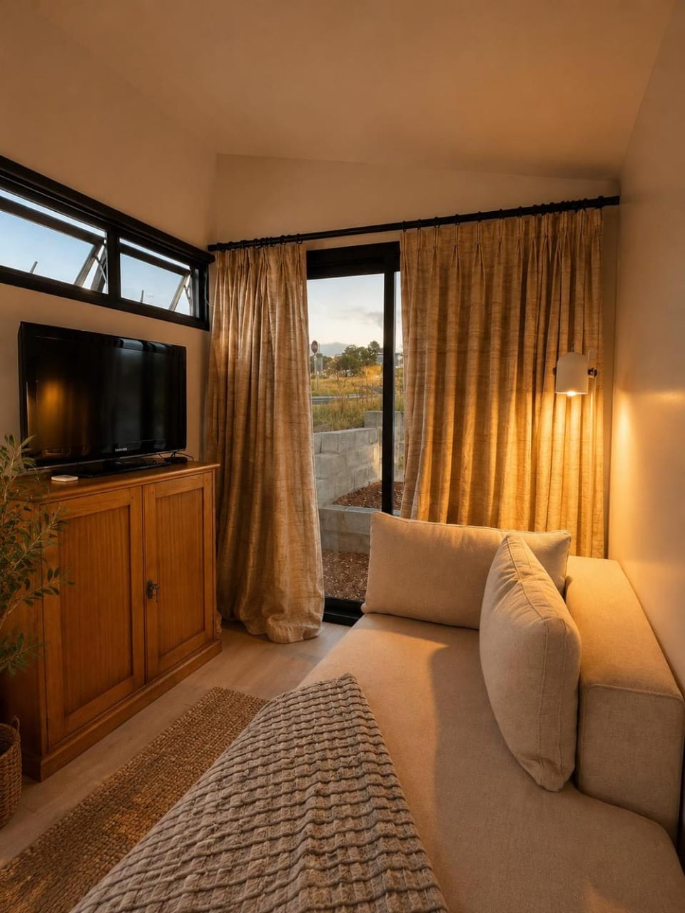 Communal lounge/ TV room, TV and multimedia, Living room