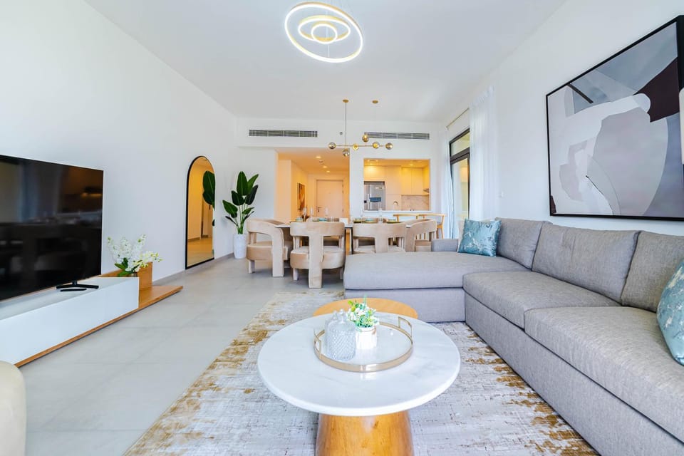 TV and multimedia, Living room, Seating area, Dining area, Evening entertainment