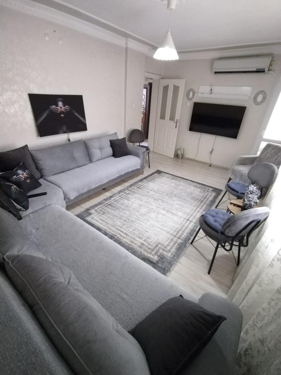 TV and multimedia, Living room, air conditioner