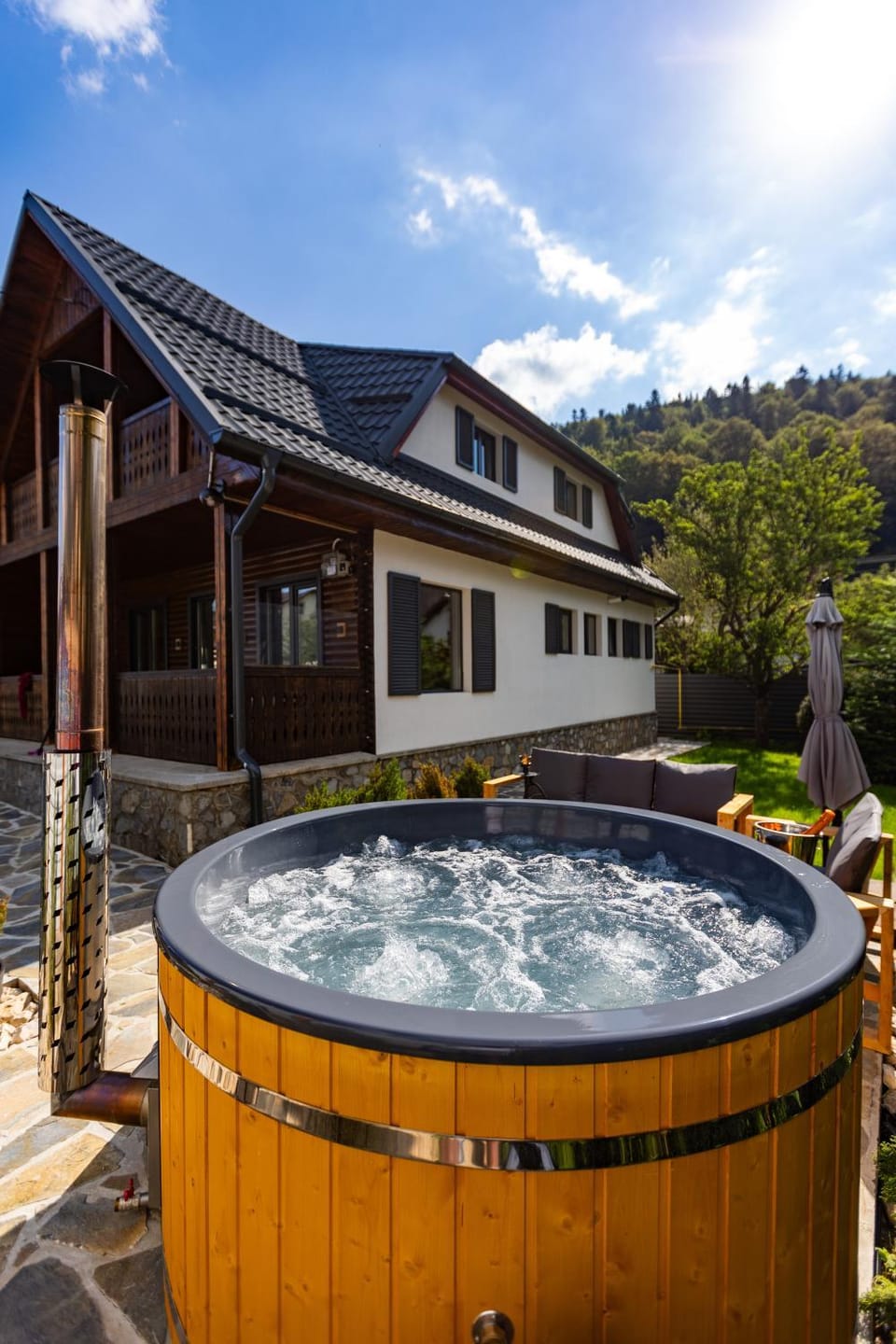 Property building, Garden, Hot Tub, Hot Tub, Mountain view, Pool view