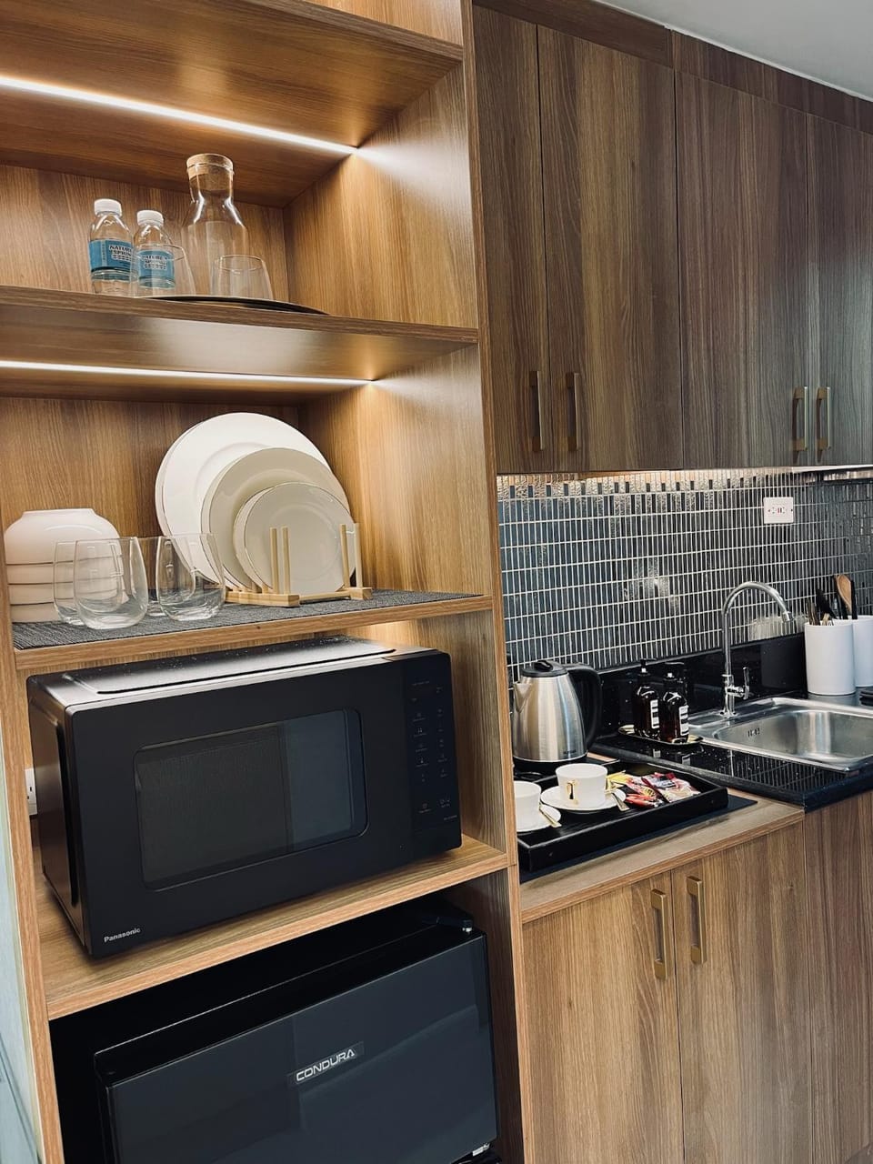 Kitchen or kitchenette, minibar, toaster
