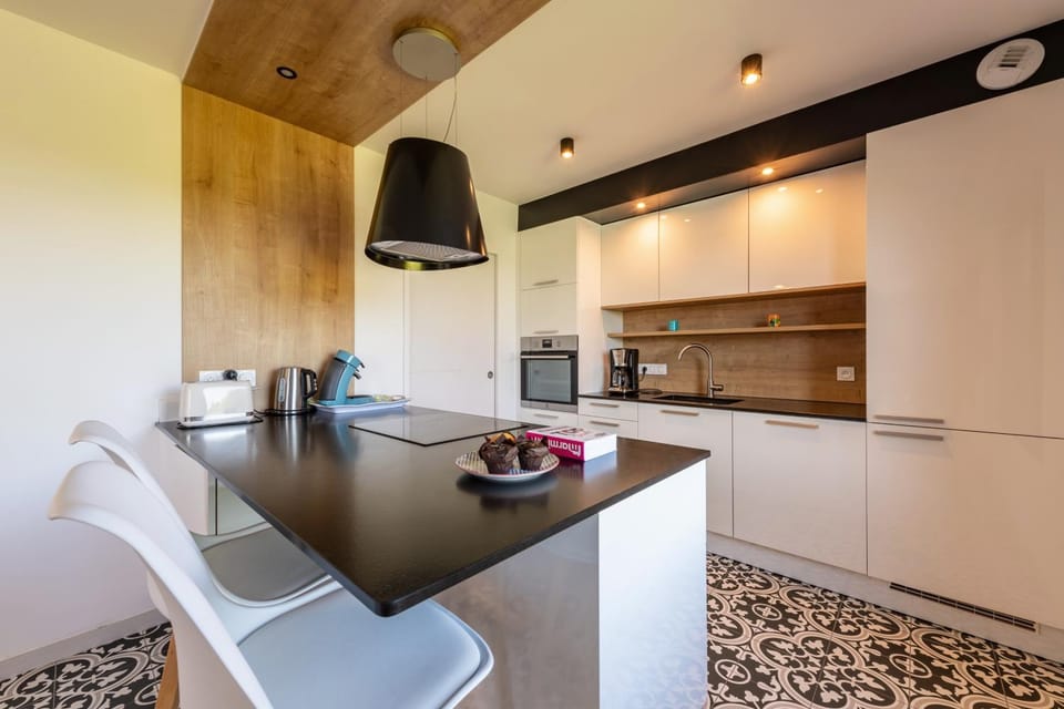 Kitchen or kitchenette, Living room