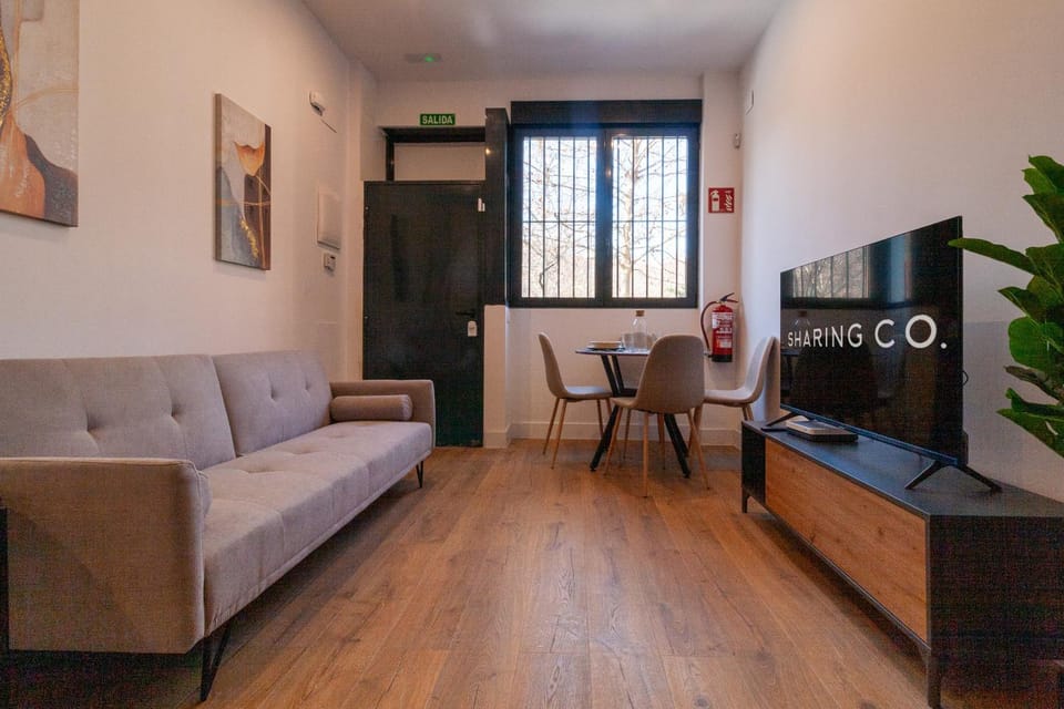 TV and multimedia, Living room, Seating area