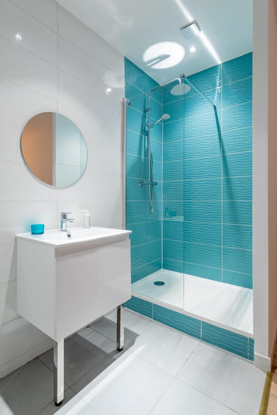 Shower, Bathroom, towels