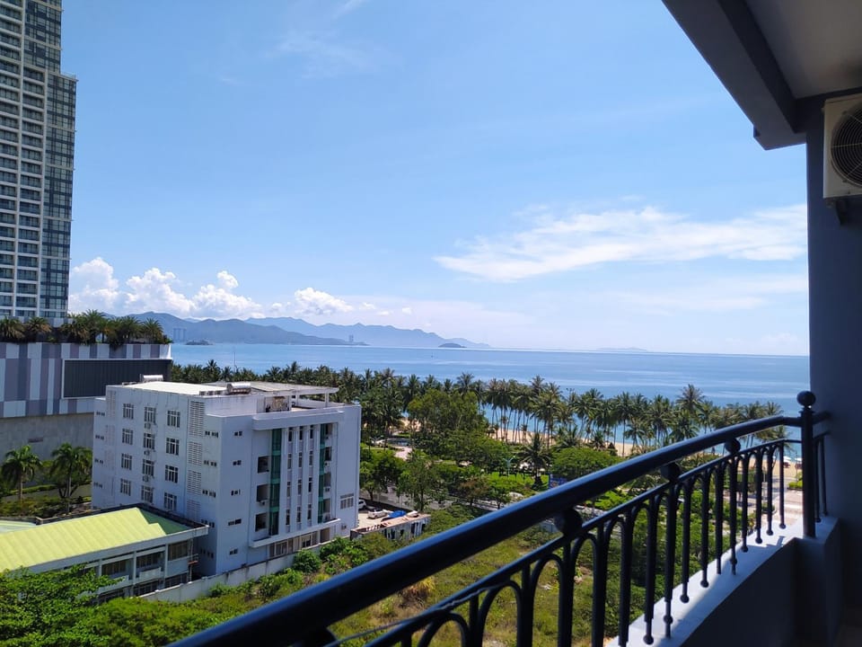 Balcony/Terrace, City view, Sea view, Street view