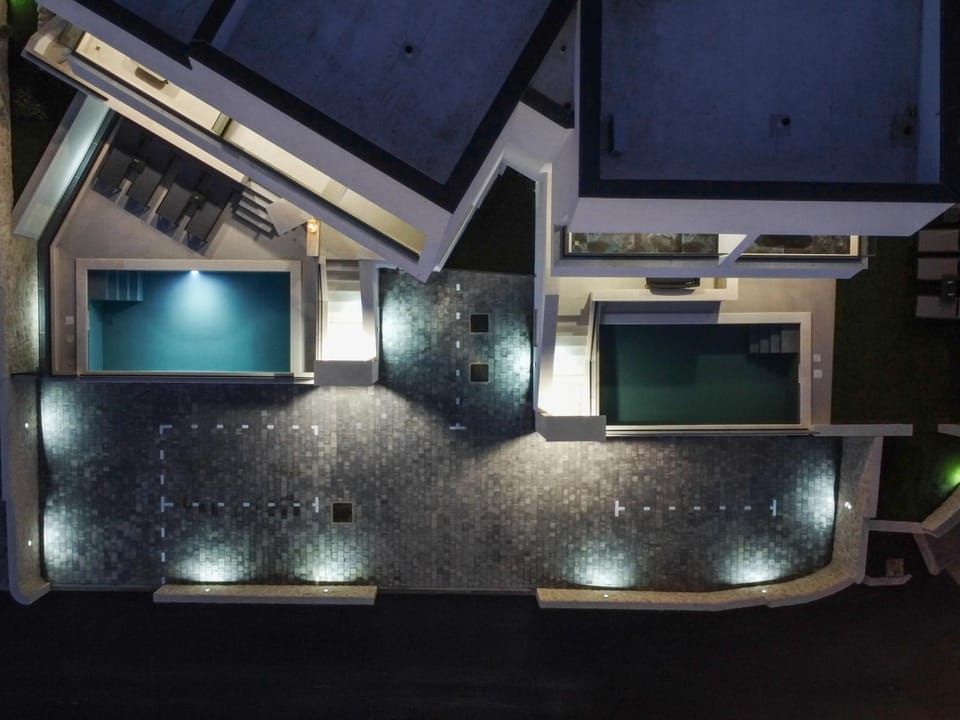 Property building, Night