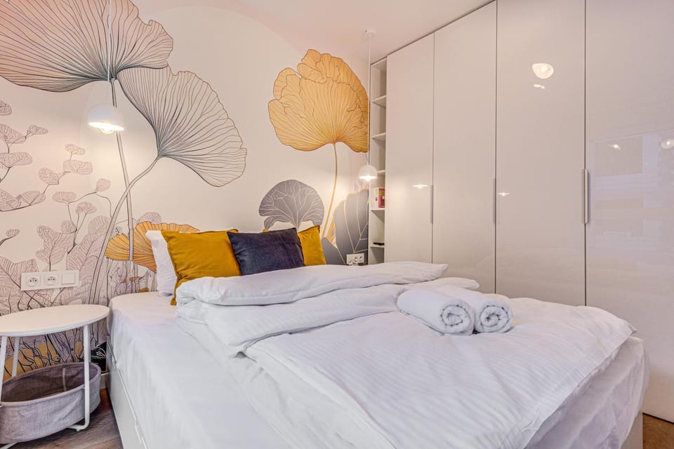 Bed, Photo of the whole room, Bedroom, towels, wardrobe