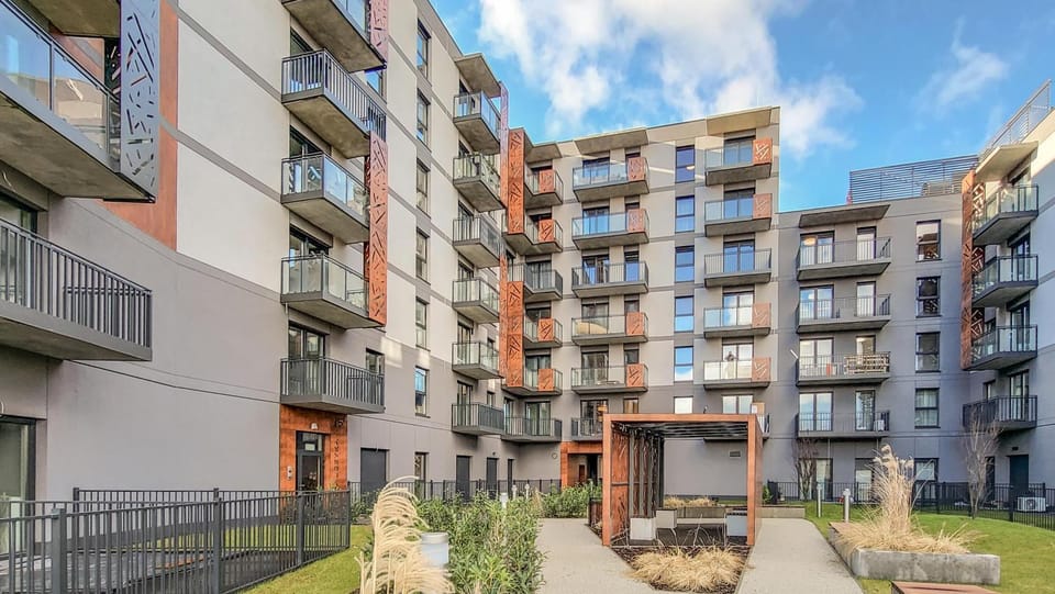Property building, Day