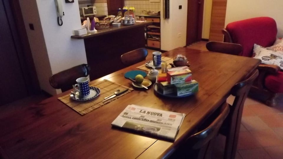 Dining area, Breakfast