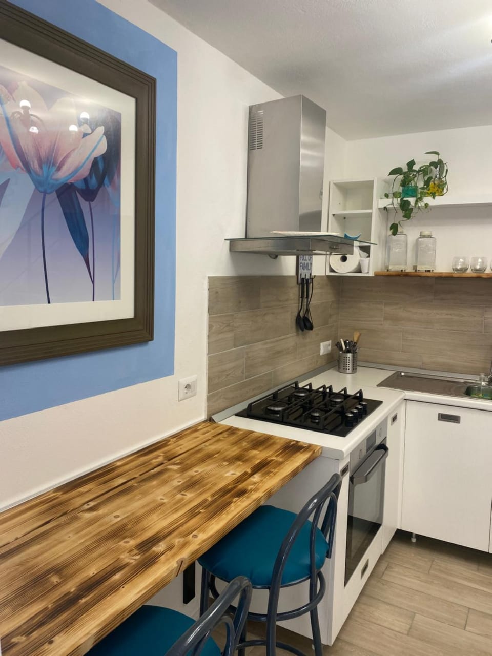 Kitchen or kitchenette, Dining area, minibar, pet friendly, stove