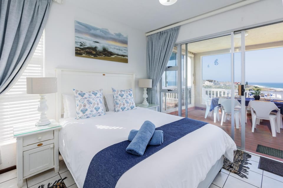 Bed, Bedroom, Sea view