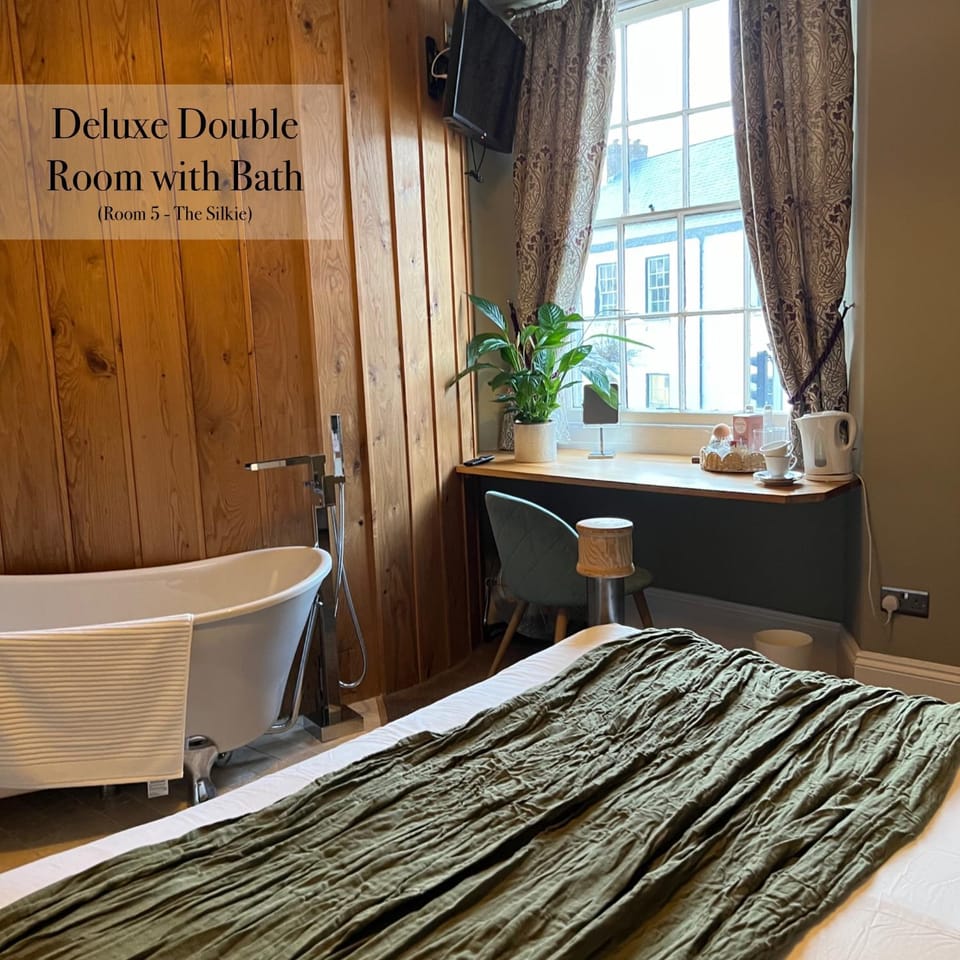 Bed, Bedroom, Bath