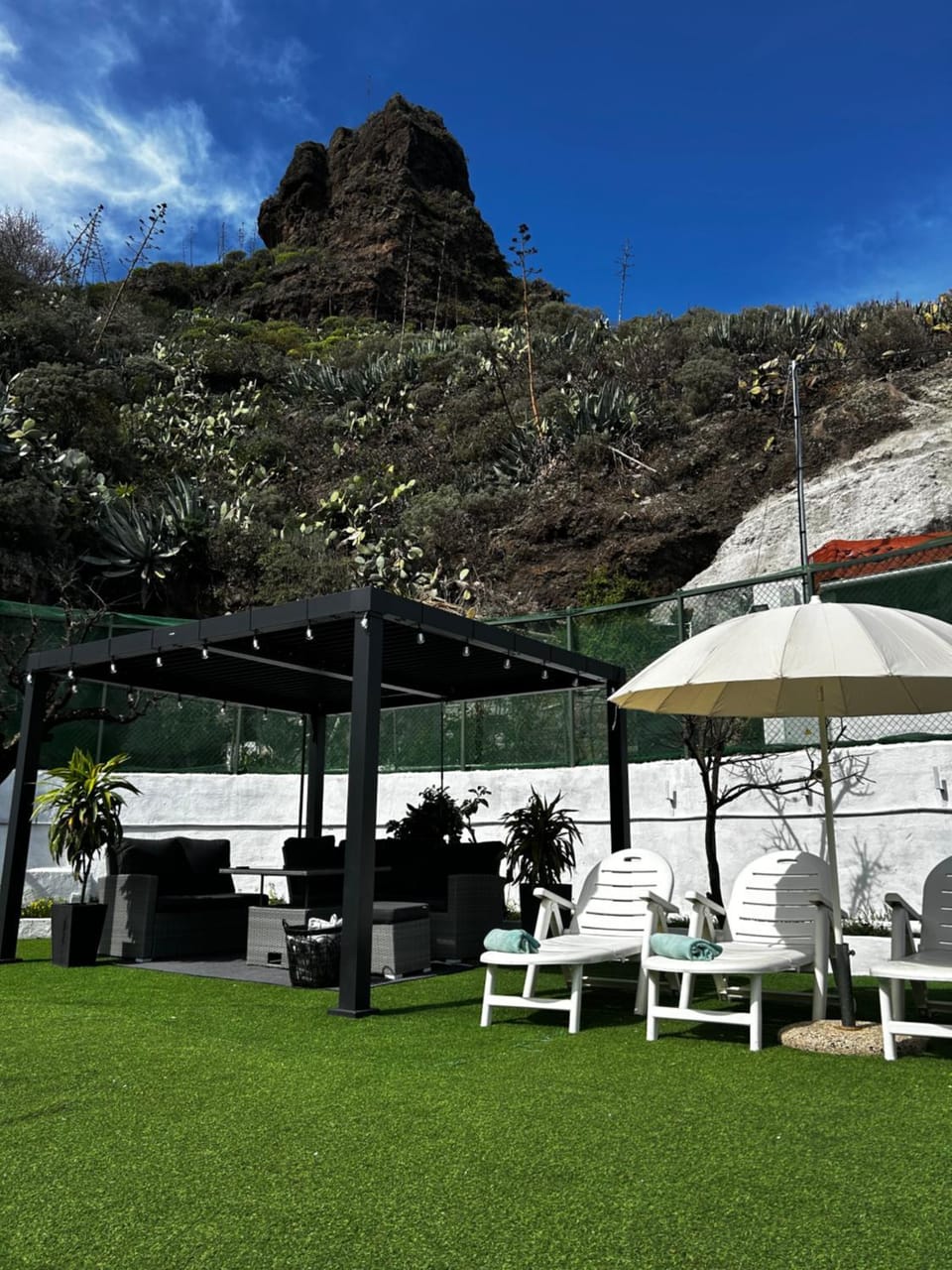 Spring, Day, Natural landscape, Garden, Garden view, Mountain view, sunbed