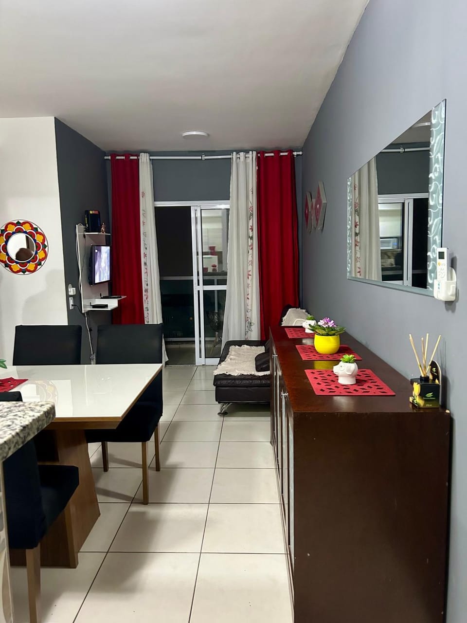 Apartamento Enseada Villa Di Fiori com piscina Apartment in State of São Paulo