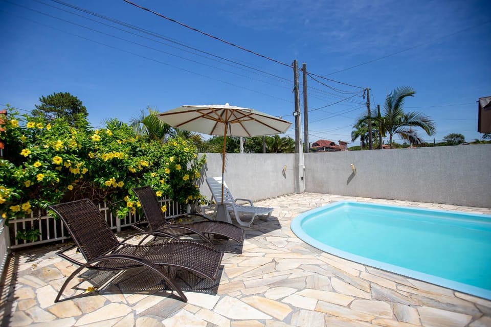 Pool view, Swimming pool, sunbed