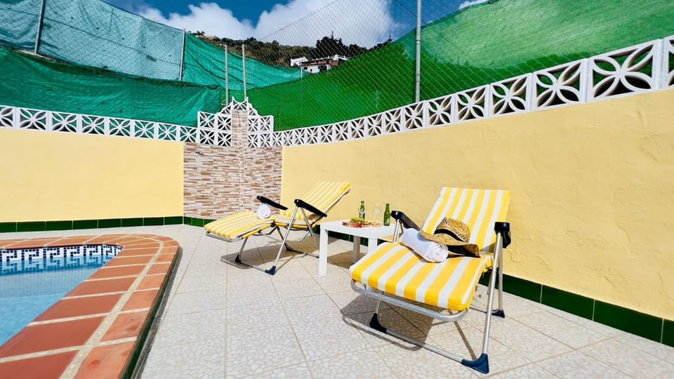 Casa Godoy con piscina by At Home Costa del Sol House in Río de Torrox