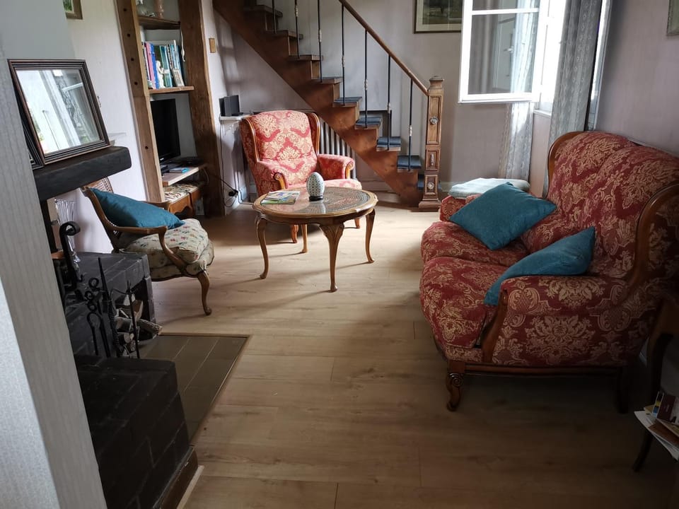 Living room, Seating area