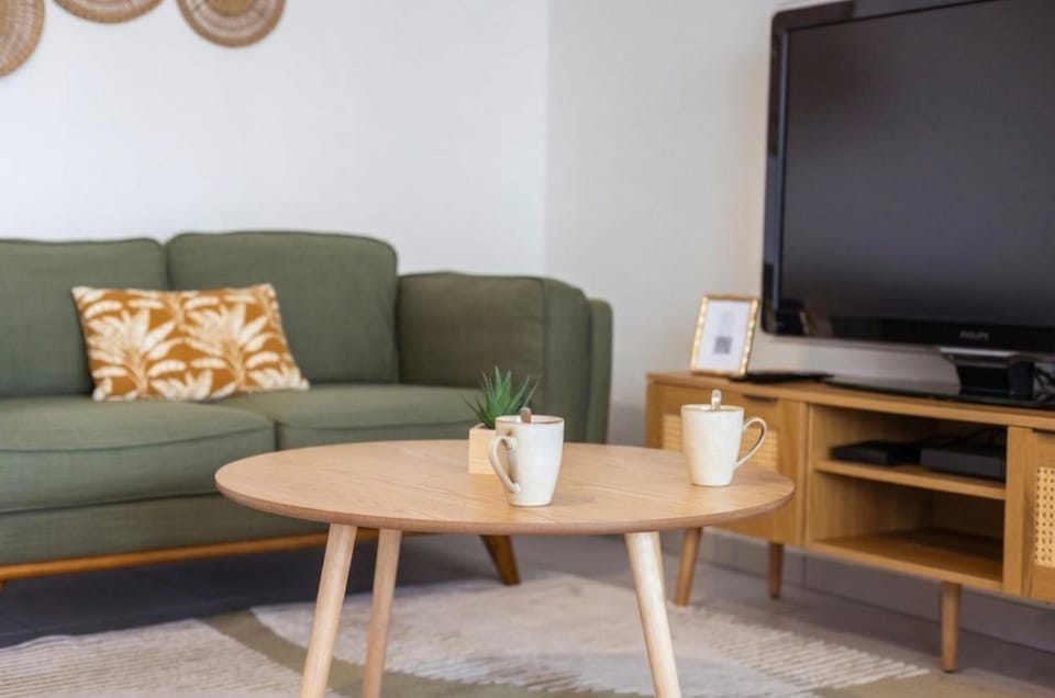 Living room, internet, internet, soundproof