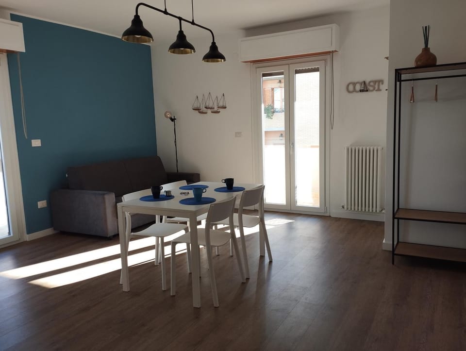 Living room, Dining area, air conditioner