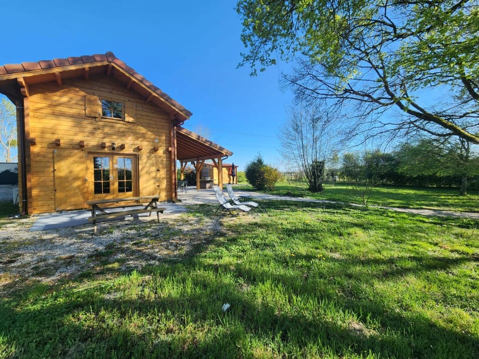 Property building, Natural landscape, Garden view