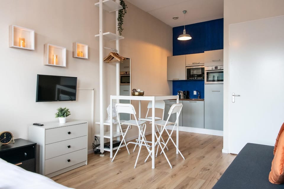 Kitchen or kitchenette, Living room