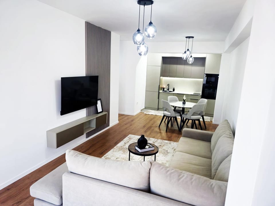 TV and multimedia, Kitchen or kitchenette, Living room, Seating area, Dining area