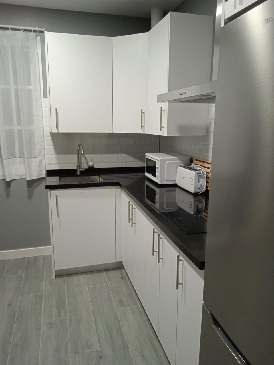 Coffee/tea facilities, Kitchen or kitchenette, stove, toaster