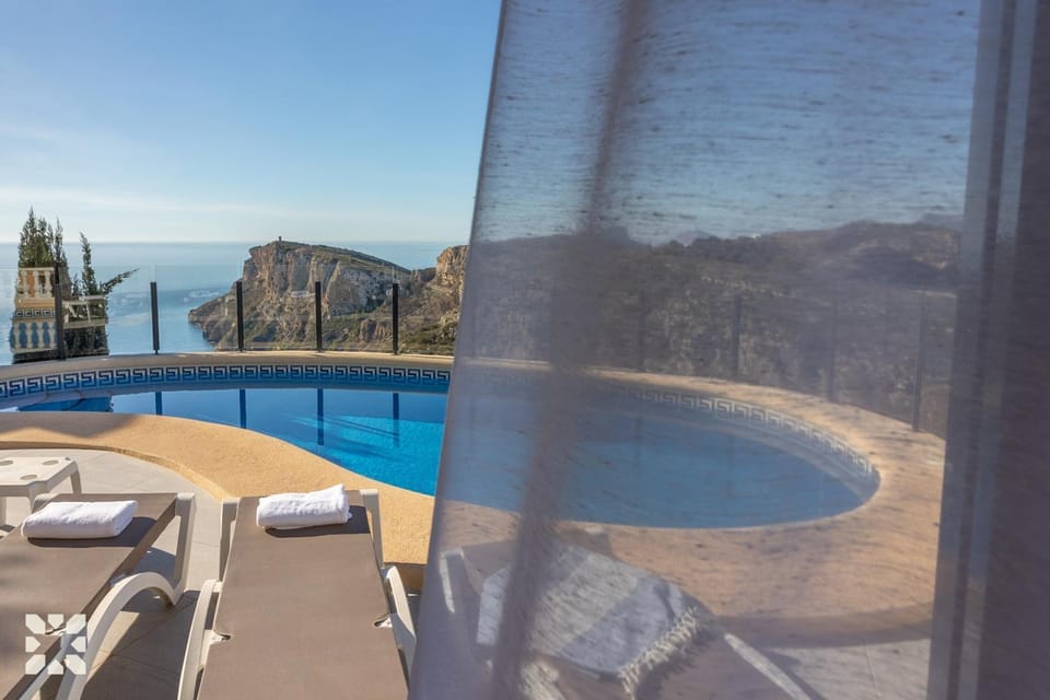 Patio, Nearby landmark, Day, Natural landscape, View (from property/room), Balcony/Terrace, Mountain view, Pool view, Sea view, Swimming pool, sunbed
