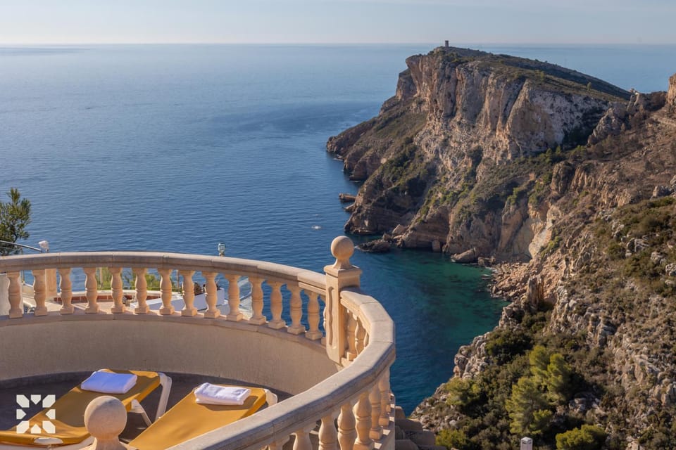 Nearby landmark, Day, Natural landscape, View (from property/room), Balcony/Terrace, Dining area, Mountain view, Sea view