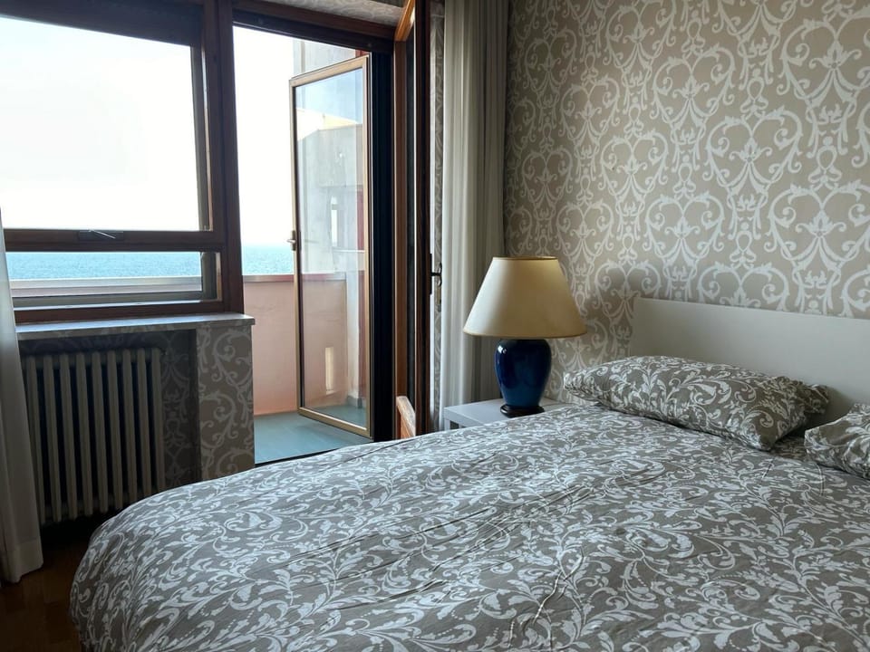 Bedroom, Sea view